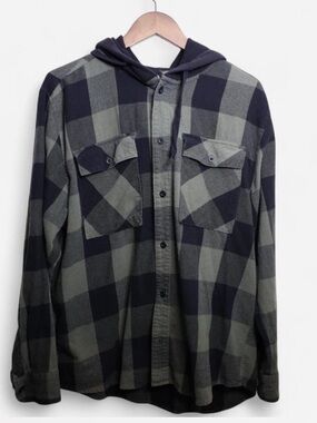 No Boundaries Black & Olive Plaid Hooded Button-Down Shirt
